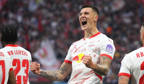 记者：纽卡与莱比锡商谈交游结构，但转会关键在于塞斯科的聘用