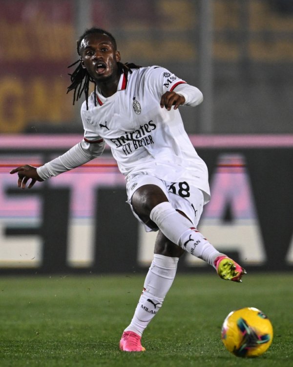 记者：AC米兰中场邦多将租赁至克雷莫纳，交游下周完成