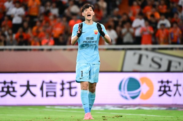 颜骏凌：小时候认为范德萨好帅，我也要争取踢到他同样的年龄