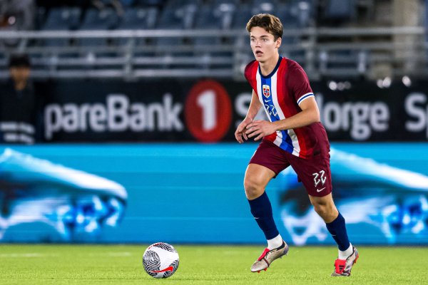 罗马诺：曼城18岁小将尼潘租赁米德尔斯堡交往已完成