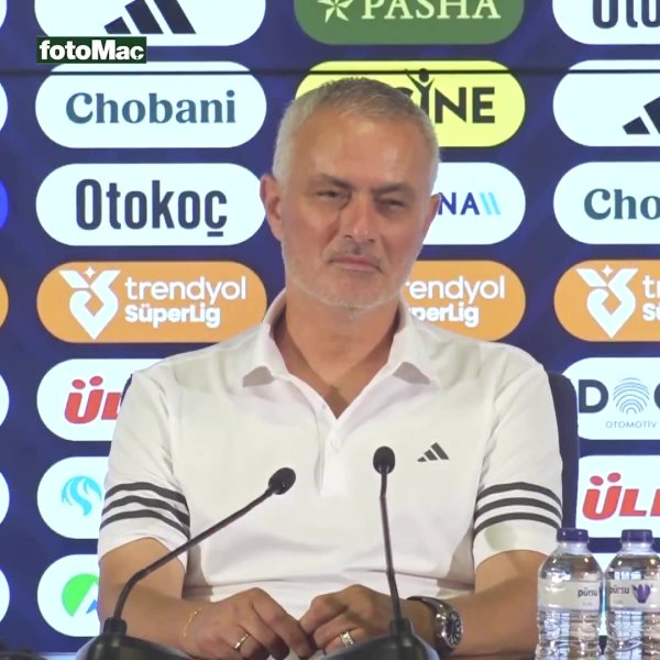 在费内巴切当老师比欧洲难？穆帅：是更难，因为这里的老师不懂球