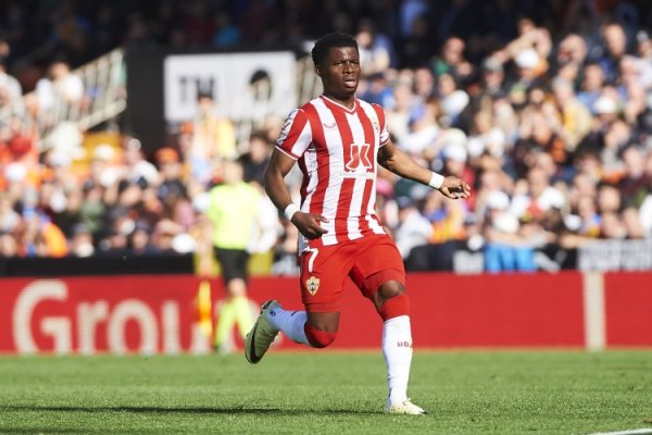 记者：瓦伦西亚商谈租出利兹联边锋拉马扎尼，但愿奉命租出费