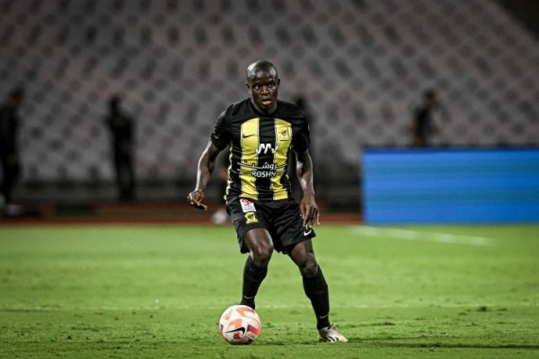 年薪2500万欧&协议到明夏！牙东说念主：吉达有计划还没决定与坎特续约