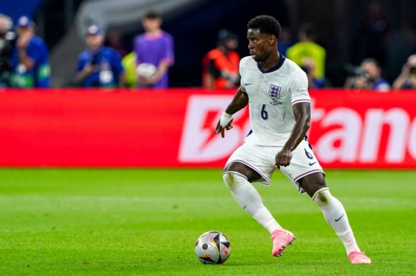 天体记者：伊萨克转会利物浦已完成，但不敬佩格伊转会能否来得及