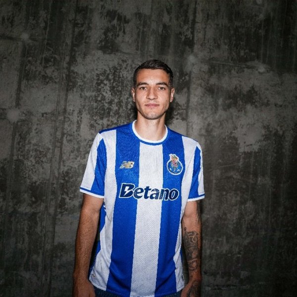 官方：阿森纳后卫基维奥尔加盟波尔图 租赁+买断总价可达2400万欧