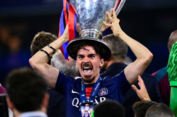 罗马诺：解约金条目在法甲鉴识法，维蒂尼亚会留在巴黎