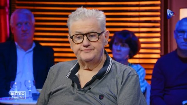 👀记者：法国队当今全是黑东谈主，我男儿11岁时在队里被黑东谈主玷污