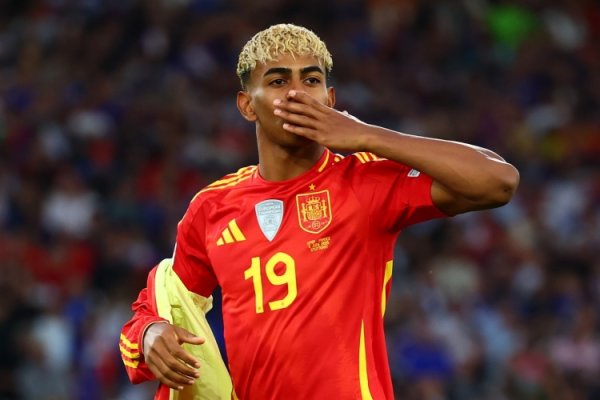 单场告捷过东谈主7+！18岁亚马尔是本届天下杯预选赛欧洲区首东谈主