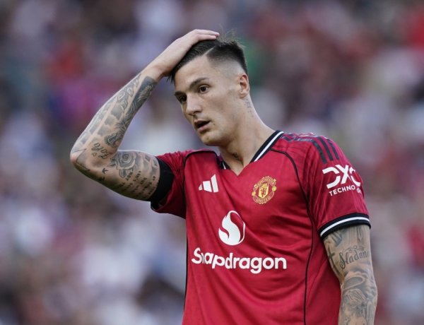 曼晚探讨曼联vs曼城首发：姆伯莫、舍什科、B费、阿玛德在列