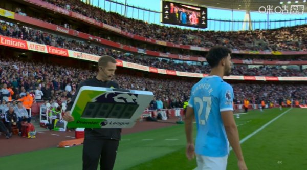 半场换东谈主诊疗，努内斯换下胡桑诺夫