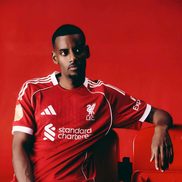 还需磨合！伊萨克本场射正、重要传球、收效过东说念主等多项数据挂零