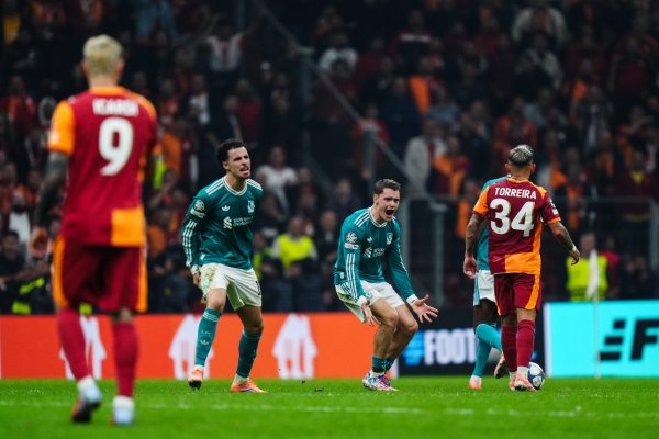 跟队：斯洛特为维尔茨改动夺冠中场，必须决定是否络续让他打中枢