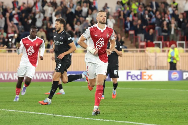 以前英超弃将！31岁戴尔造点绝平曼城，曾被热刺弃用半年无球可踢