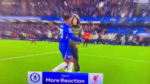 伤势加剧😅哈托赛后庆祝飞撞帕尔默，球迷：他要多伤一个月了