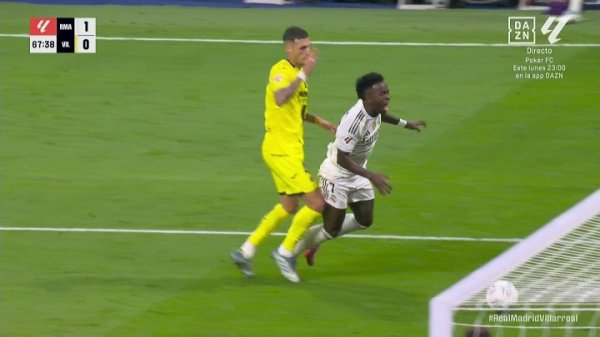 黄潜球员质疑判罚：维尼修斯根柢是双脚起跳骗点！红牌亦然莫须有