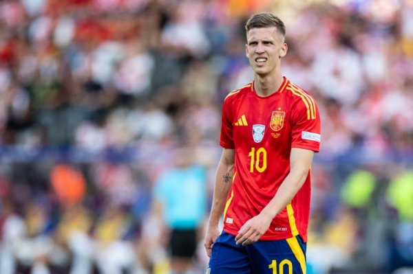 马卡报：奥尔莫因伤退出西班牙队考试，很可能无缘出战格鲁吉亚