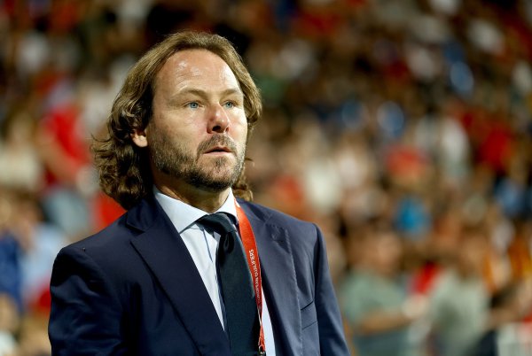 负宇宙第136法罗群岛！捷克总司理内德维德致歉：对球队高出失望