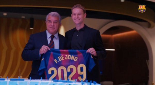 巴萨官方晒视频讲究德容续约：弗兰基，2029💙❤