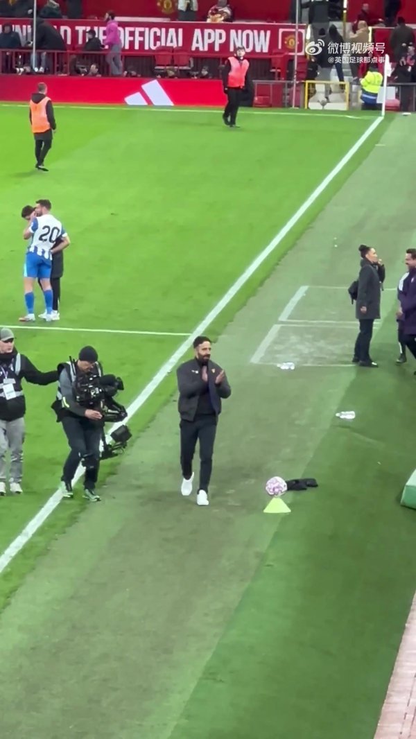 曼联三连胜后，阿莫林精神面庞随即好起来了😆