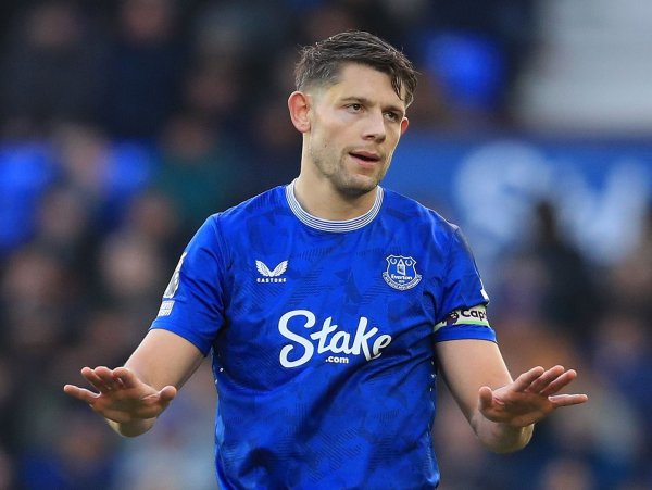 塔科夫斯基：很失望今天定位球丢掉两球，咱们必须作念出改动