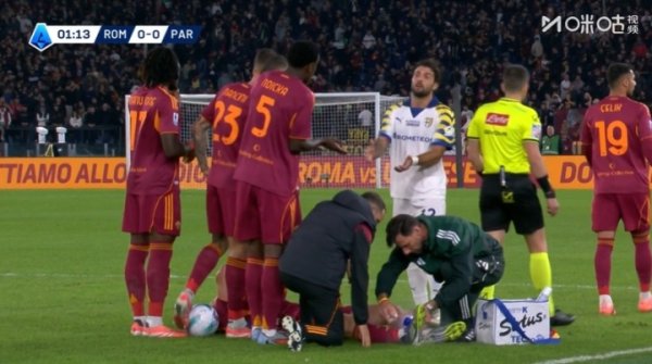 10场0球又遇伤😢21岁弗格森开场18秒被铲伤，坚握6分钟后被换下