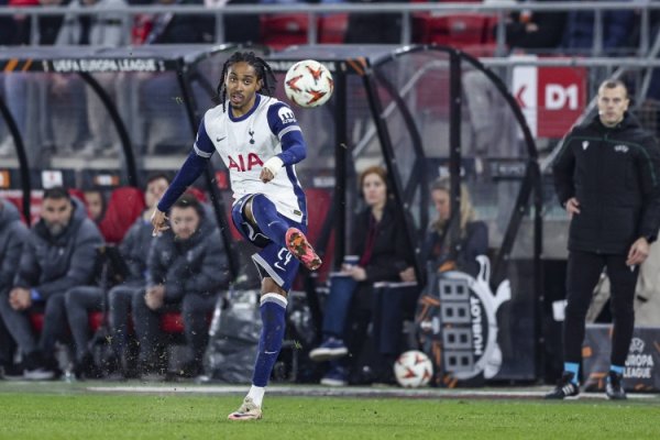 记者：斯彭斯、贝里瓦尔未投入热刺当天合练