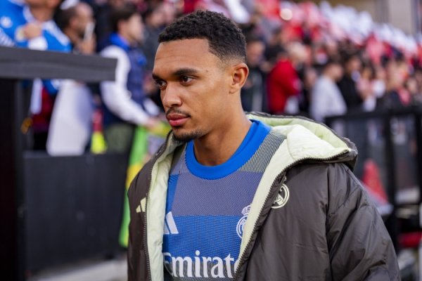 依旧莫得首发！阿斯报：阿隆索对阿诺德的使用在皇马里面激发诧异