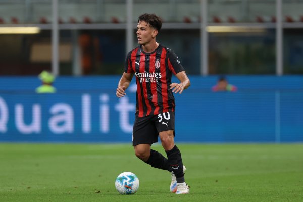 米体：为让亚沙里赶快适合，阿莱格里成心安排了一场友谊赛