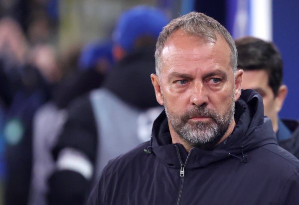 寻伊尼戈替代者！每体：巴萨正暖热施洛特贝克、格伊、于帕等后卫