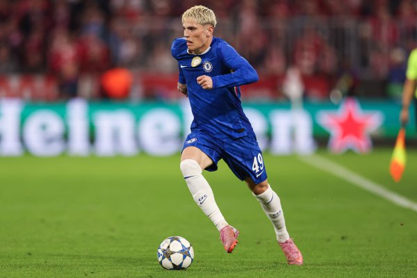 ESPN：曼联此前拒却了切尔西将拉维亚和恩昆库加入加纳乔往来