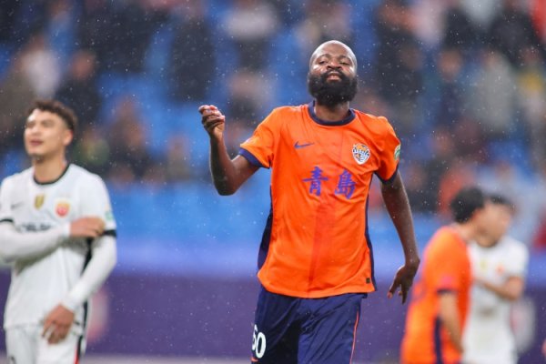 苗原：据了解海牛给兰克尔泽的钱陆续要预付，每到关节比赛他又闹