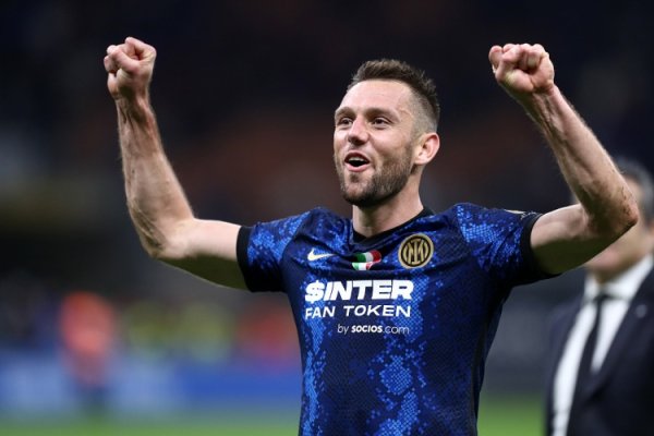 牙东谈主：国米说赛季松手后再决定是否与德弗里、阿切尔比续约