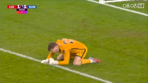 老子的助攻🤬黑猫单刀被门线突围，准备庆祝的门将跪地怒捶草皮